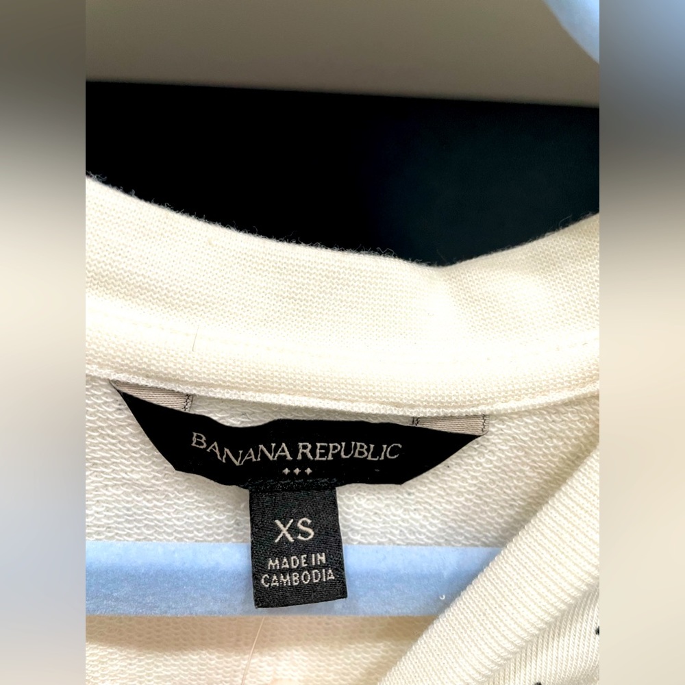 Banana republic XS Light sweater blouse small black Pola dots. New with … - Picture 5 of 5